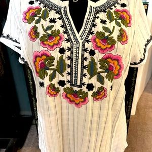 Anthropologie Akemi + Kin Lotus  Embroidered Embellished Tee in White Size XL